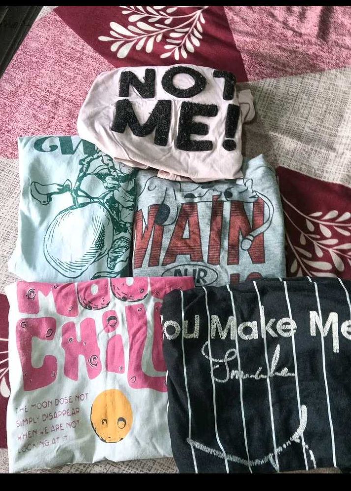 5 Bundle of Graphic T-Shirts