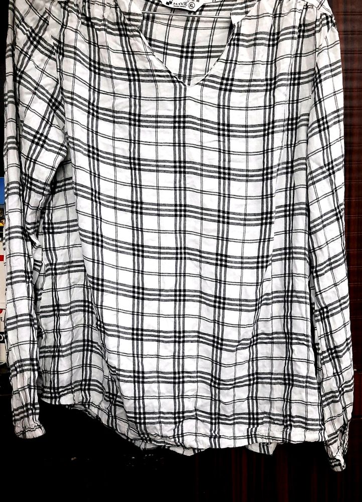 Mavie Branded Top