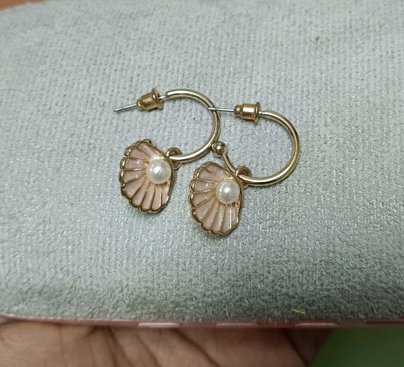 Pearl Shell Gold Hoop Earrings