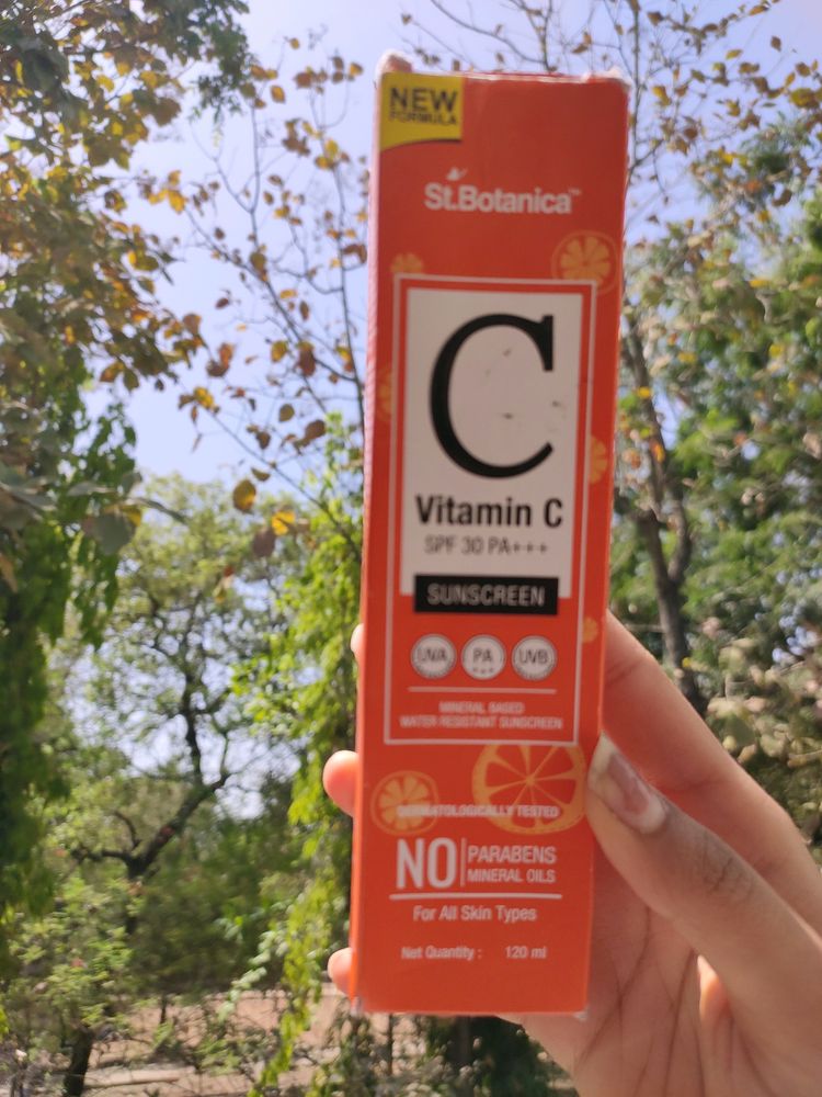 St.Botanica Vitamin C Sunscreen