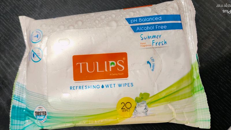Tulips Refreshing Wet Wipes