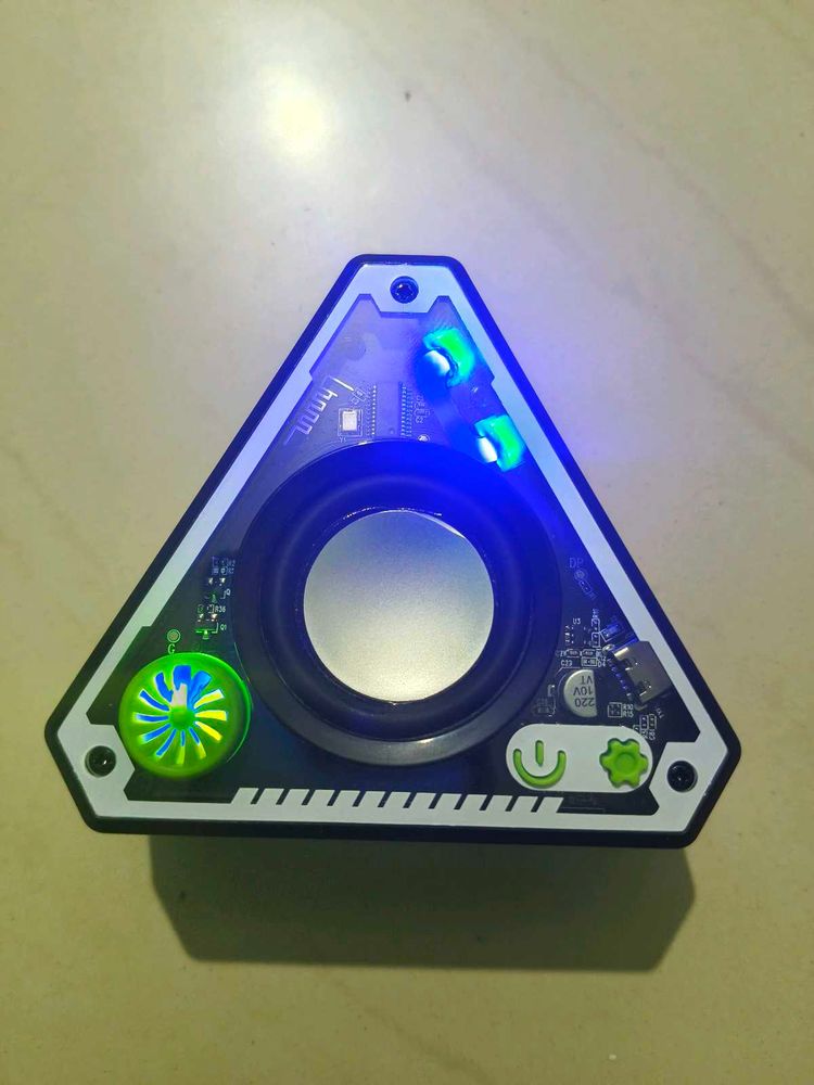 Unique Triangular transparent speaker