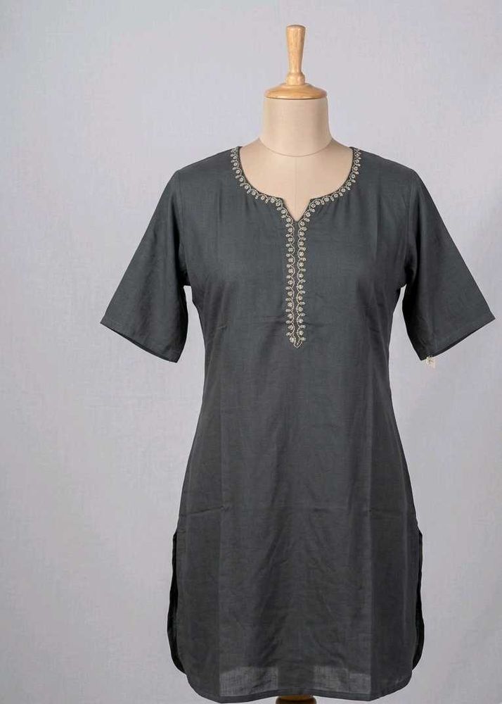 Elegant Embroidered Grey Kurta