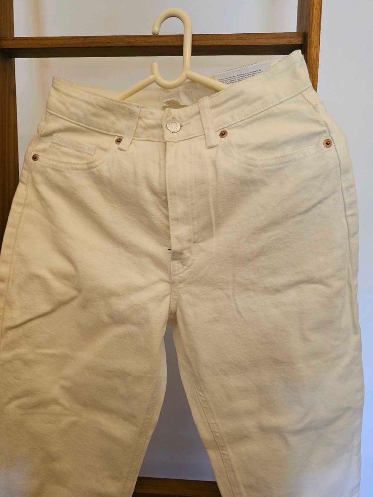 H&amp;M off white Denim Mom Jeans