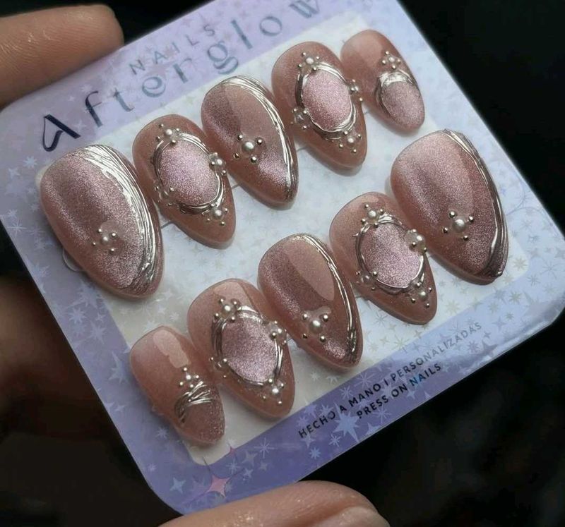 cat eye Press-On Nails