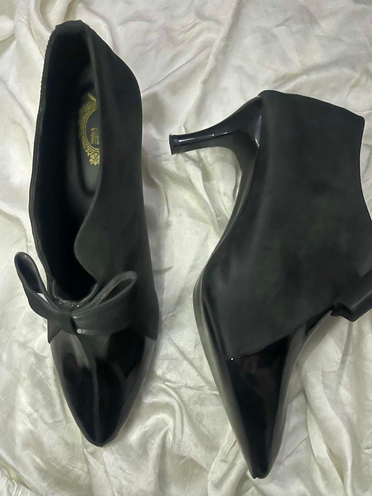 chic black bow heels boot