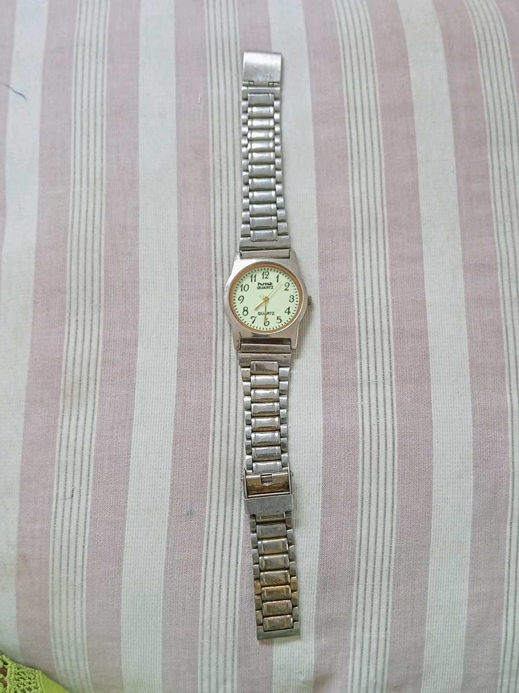Classic Analog Wristwatch