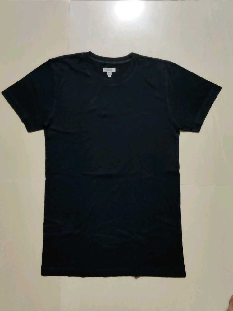 Nidhee Black Solid Tshirt