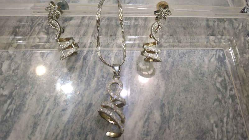 Sparkling Pendant &amp; Earring Set
