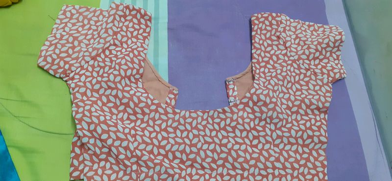 Pink lining blouse