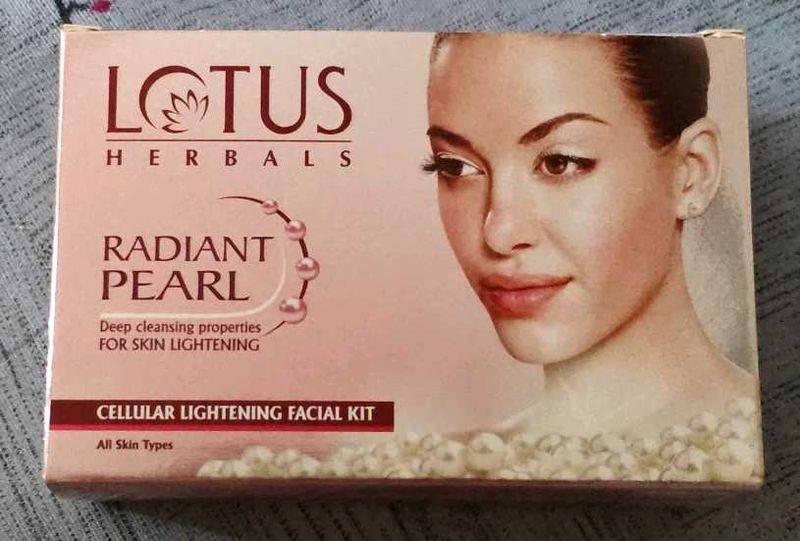 Lotus Herbals Radiant Pearl Facial Kit