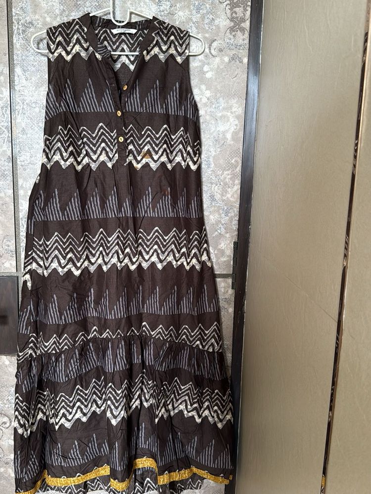 Stylish Ethnic Print Sleeveless Kurta
