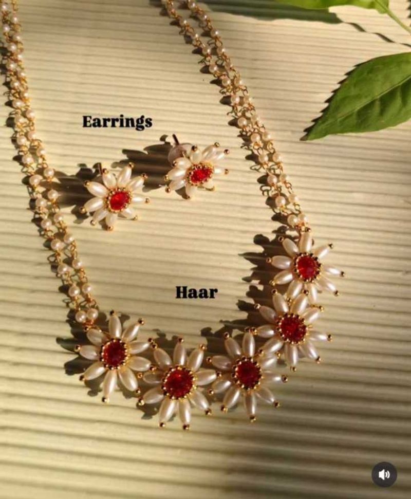 Pearl and Red Stone Flower Necklace Set