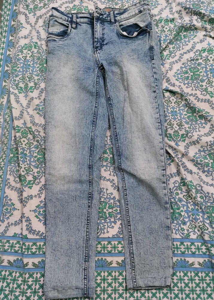 Stylish Light Wash Jeans