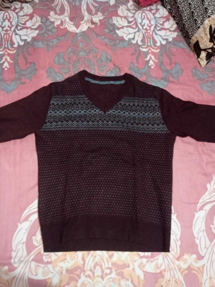 Men's V-Neck Patterned Sweater