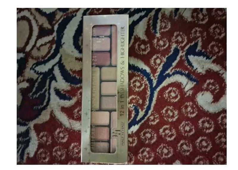 12 in 1 Eyeshadow &amp; Highlighter Palette