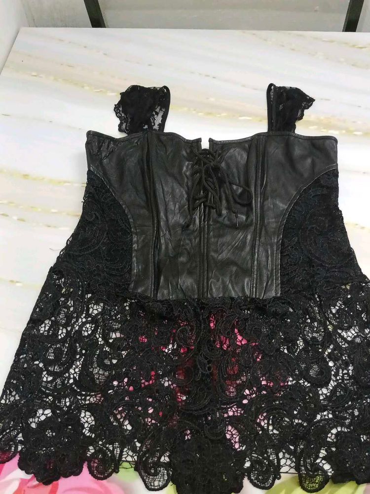 (900)Leather &amp; Lace Corset Top