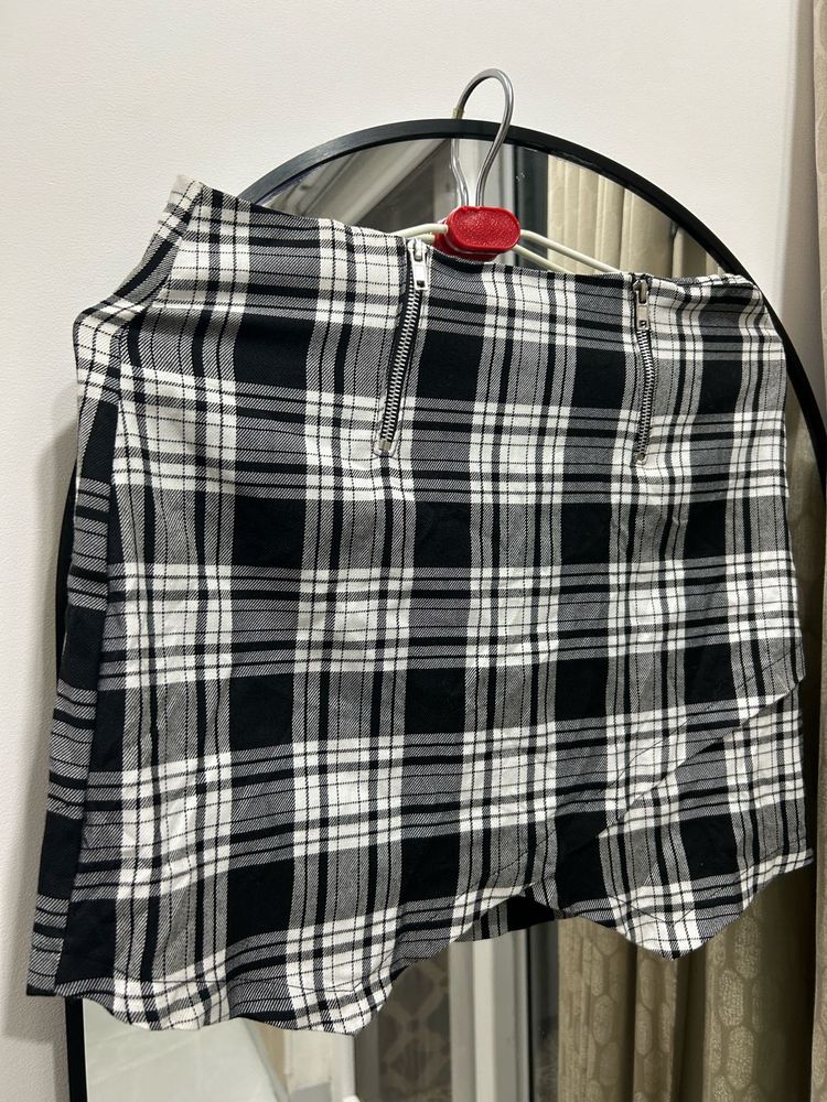 ATMOSPHERE Plaid Dual Front Zipper Mini Skirt