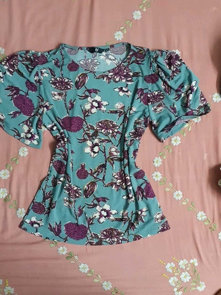 Floral Puff Sleeve Top