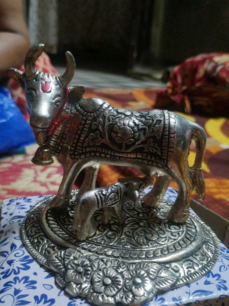 Cow and Calf Showpiece