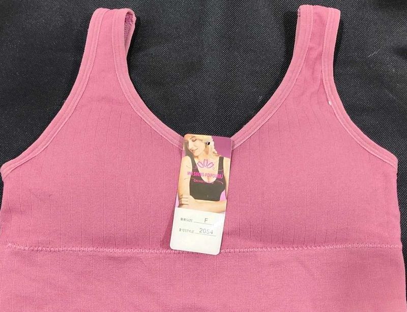 810 -- Ribbed Seamless 4 hook Sports Bra