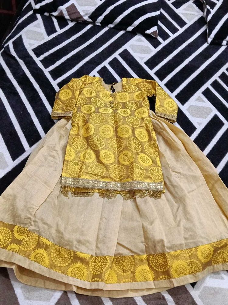 Girls' Yellow &amp; Beige Ethnic Dress