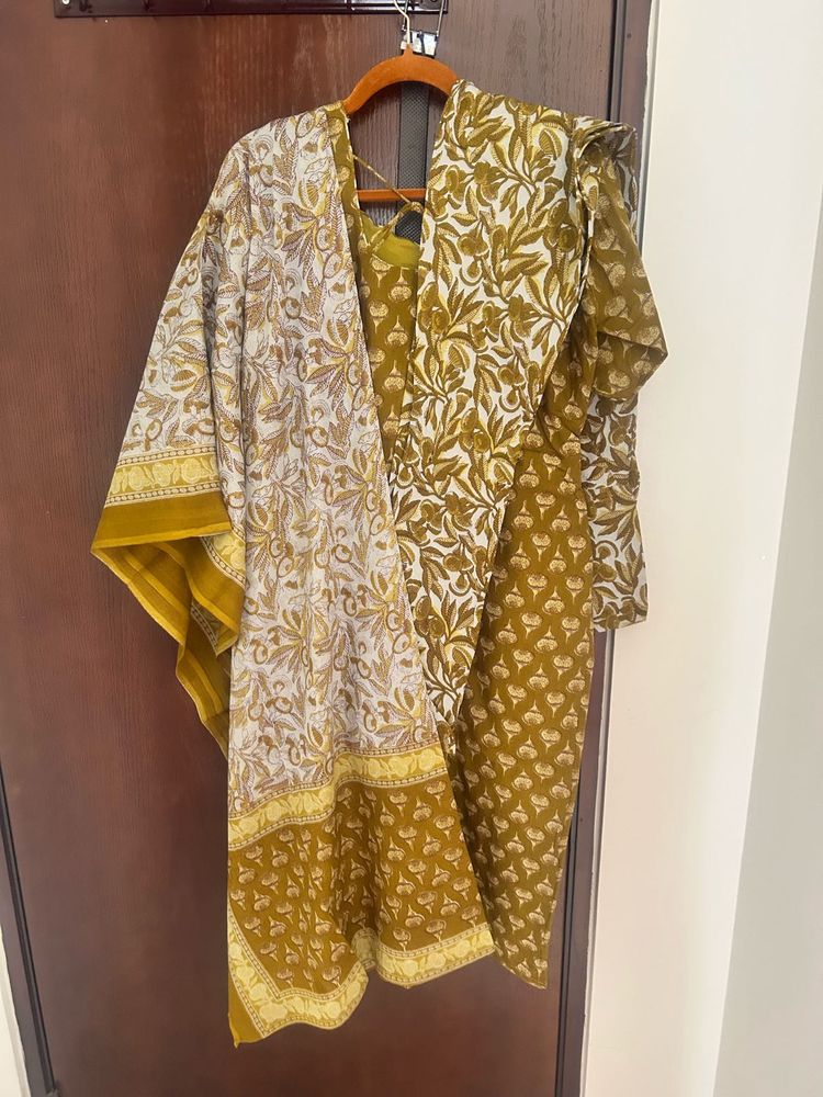 Beautiful Ethnic Kurta Set