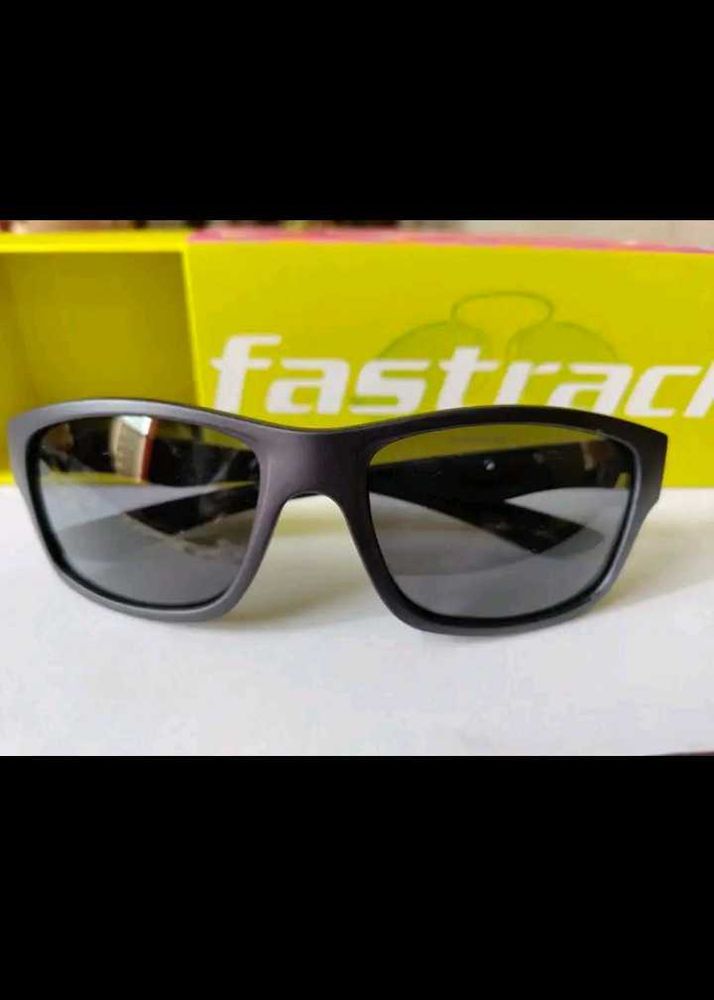 Fastrack Sunglasses And Crystal Cart Glasses