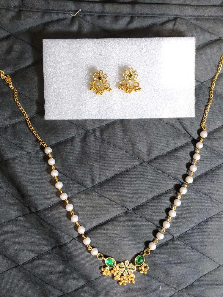 Elegant Pearl Necklace &amp; Earring Set