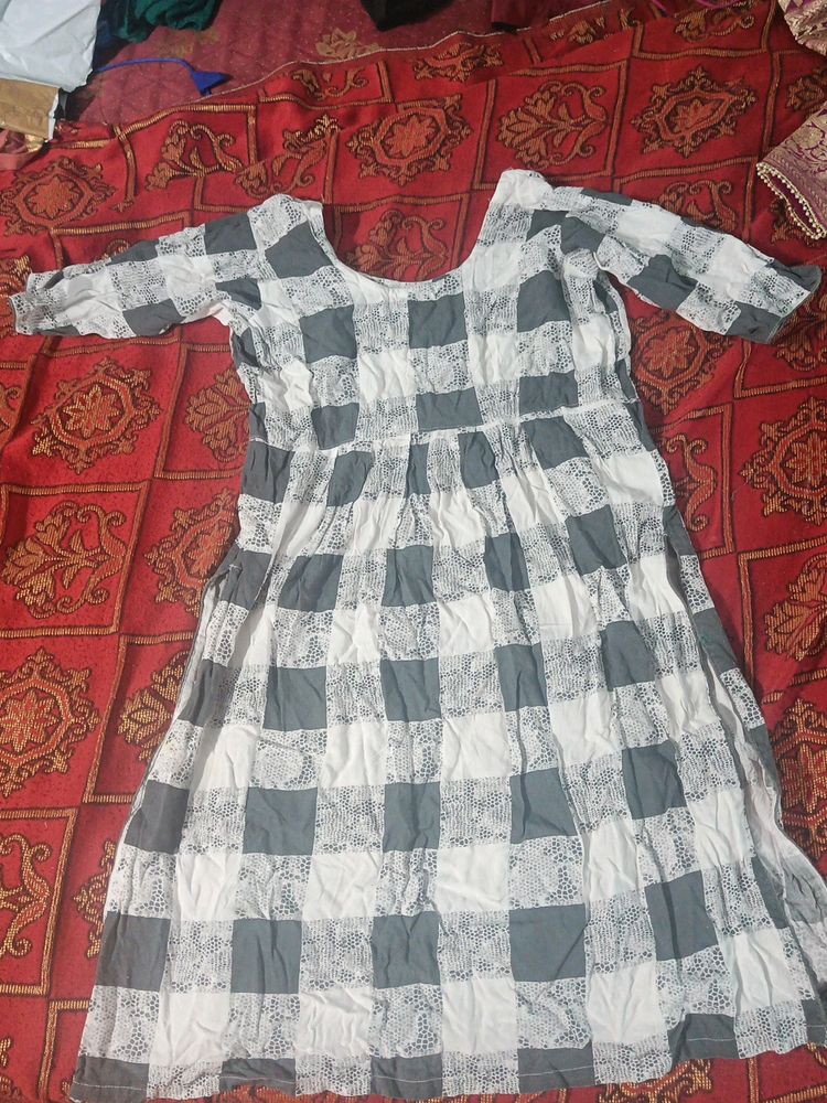 Subtle Grey And White Kurti