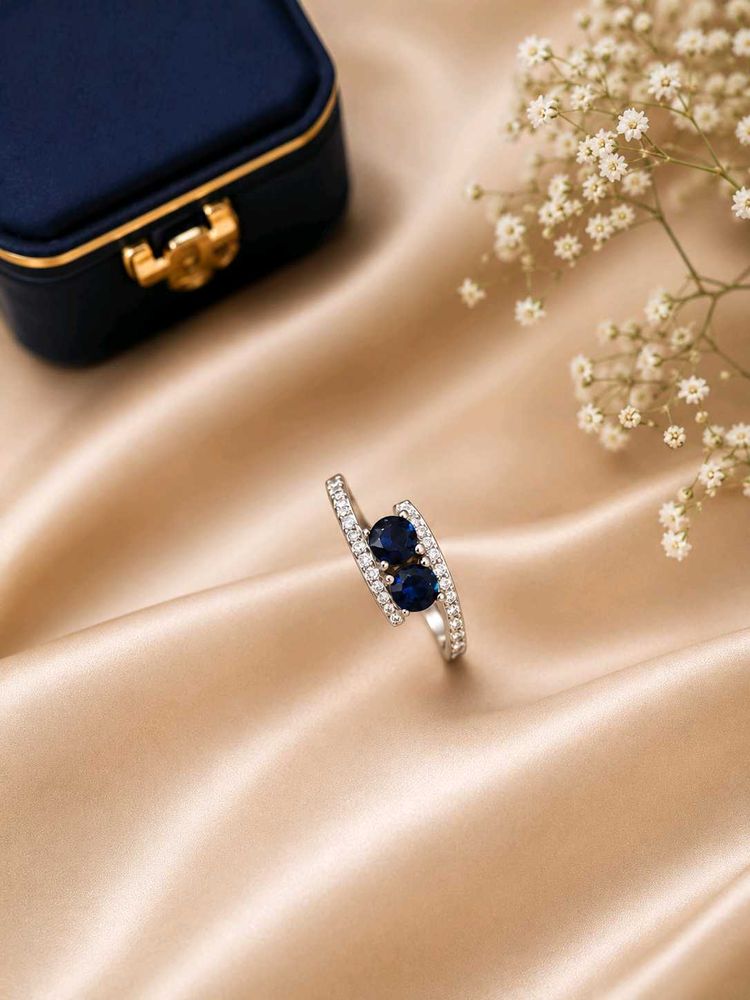 Elegant Sapphire &amp; Diamond Ring