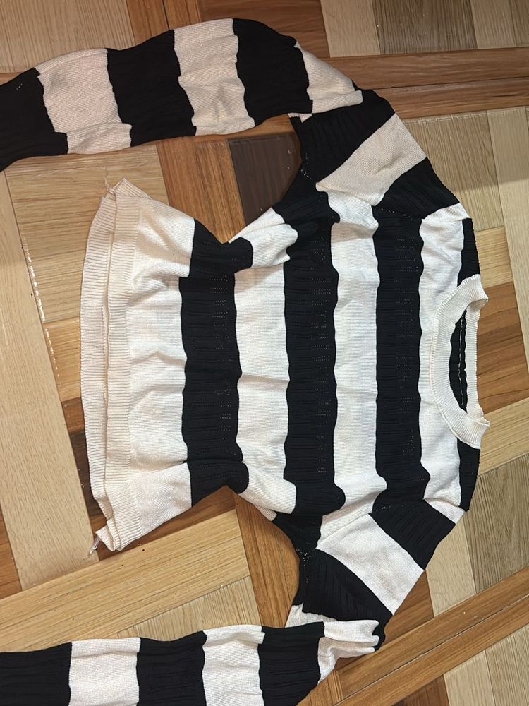 Y2k Striped Knit Top with Long Sleeves