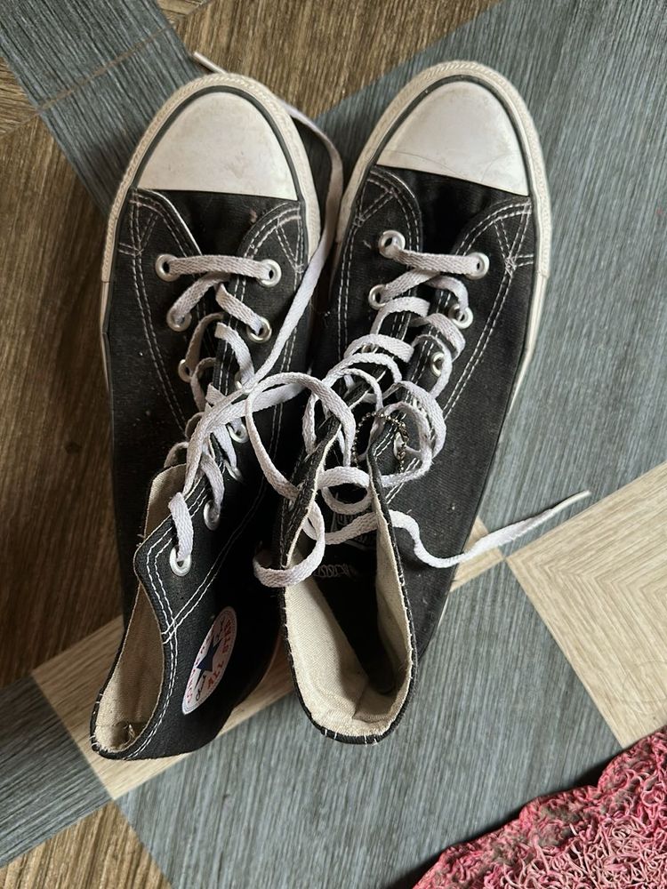 Converse Black