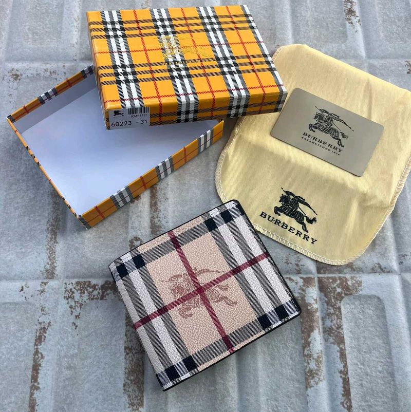 BURBERRY**PREMIUM QUALITY* MENS WALLET WITH BOX