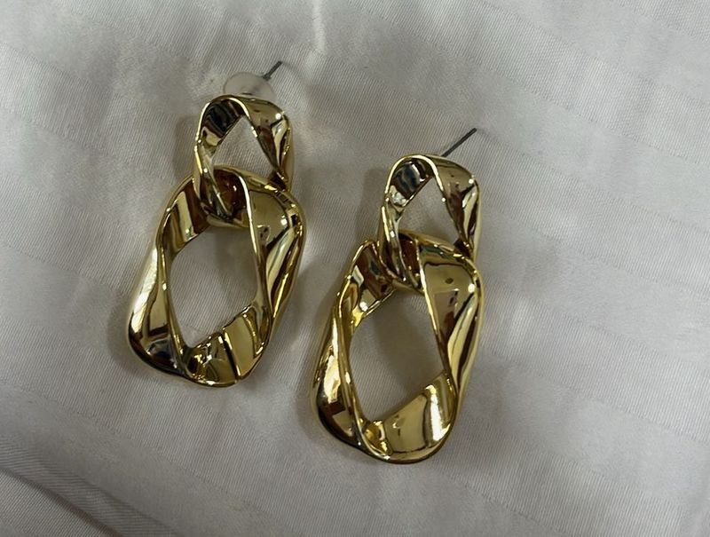 Chunky Gold Chain Link Drop Earrings