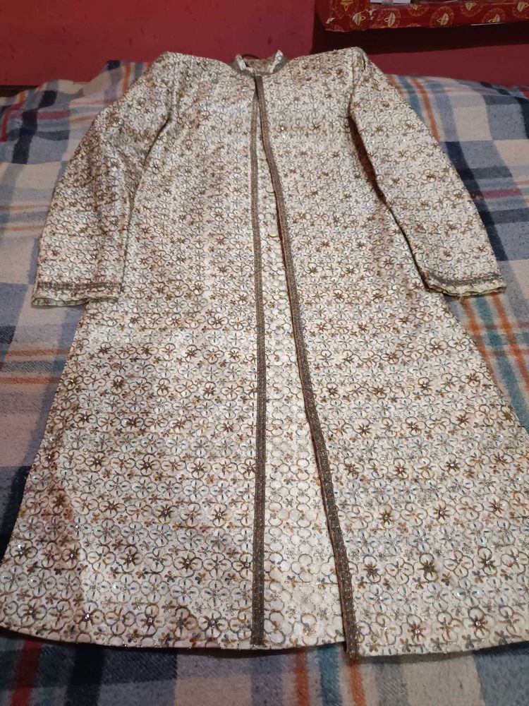 men elegantstylishEmbroidered patterned kurta set