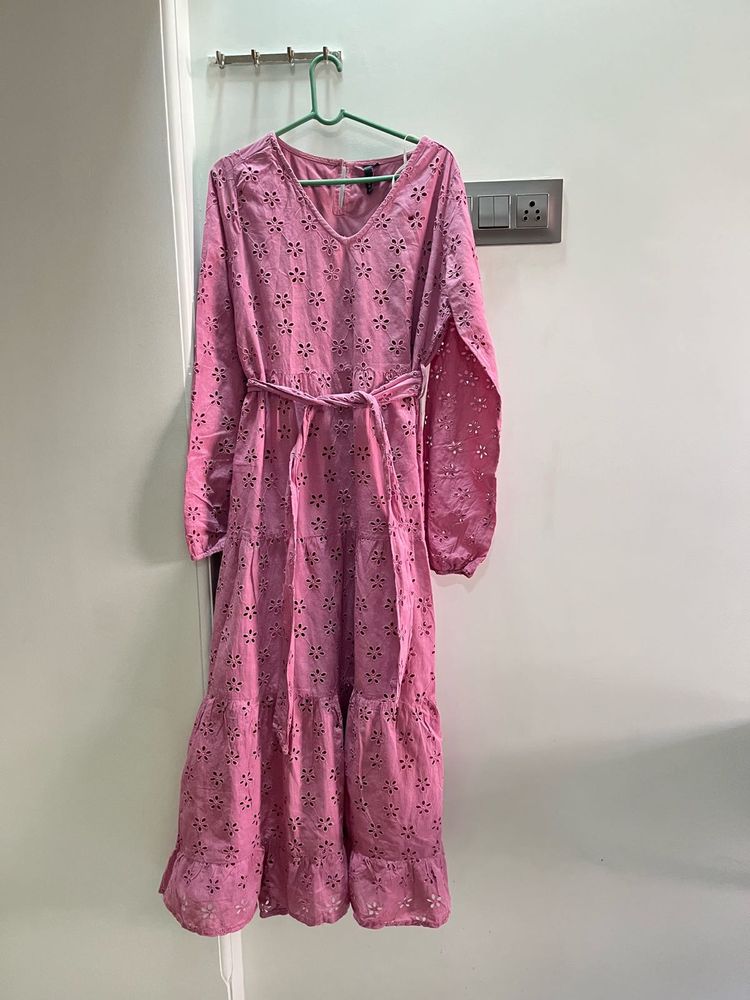 Chic Pink Broderie Anglaise Midi Dress