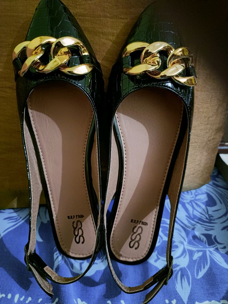 Pointed toe Sandals