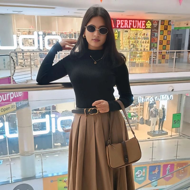 Stylish Black Top &amp; Brown Pleated Skirt