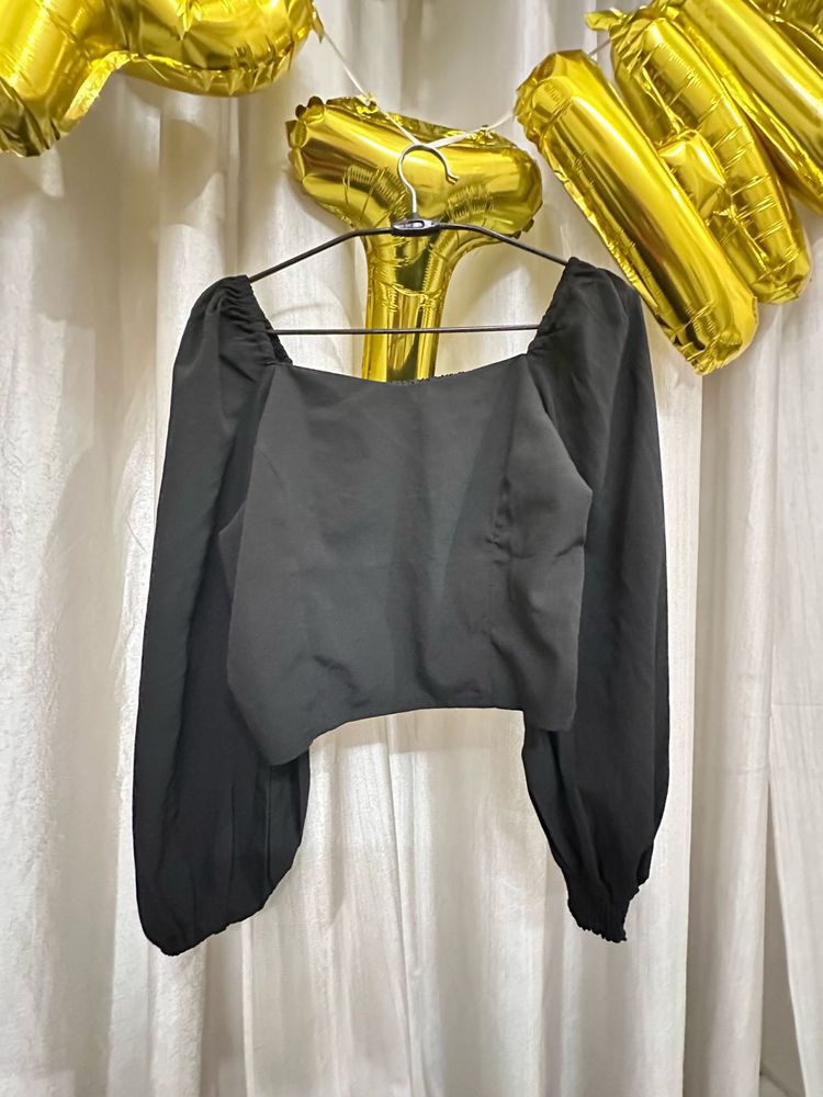 Chic Black Long Sleeve Crop Top