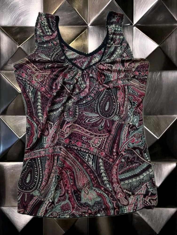 ✦ THE CRIMSON PAISLEY ✦