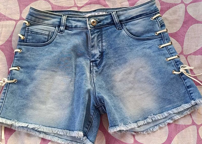 brand new Girls Denim hot Shorts with Lace-up Deta