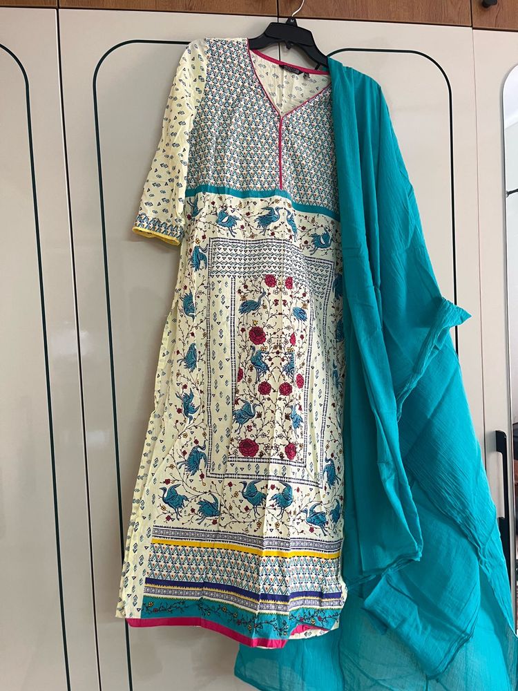 Women's Ethnic Kurta Set