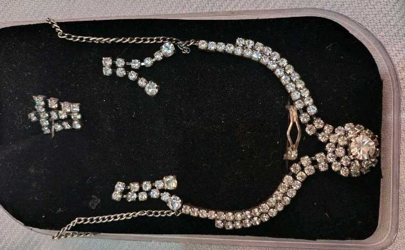 Sparkling Rhinestone Necklace &amp; Earrings Set 14