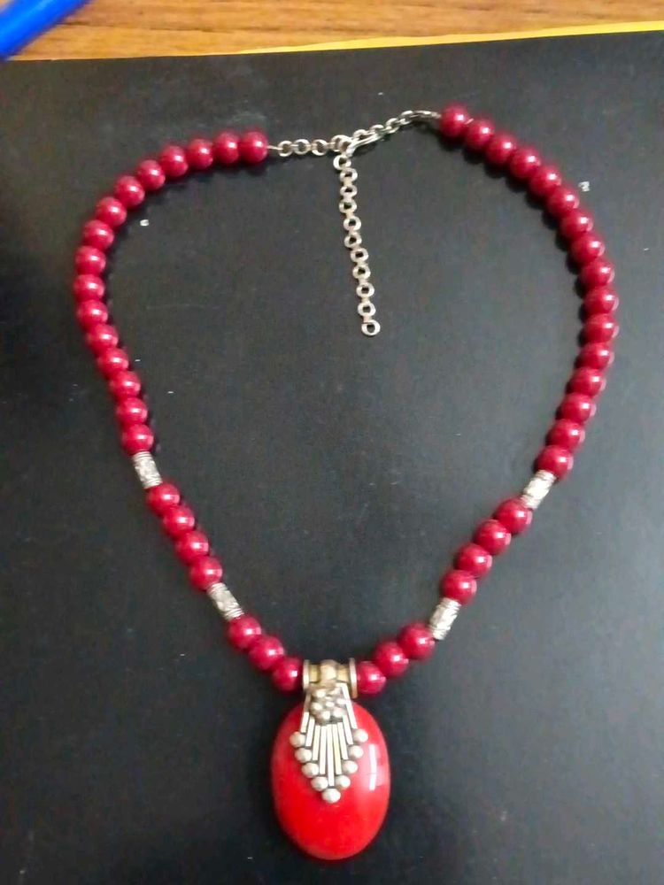 Chic Red Beaded Necklace