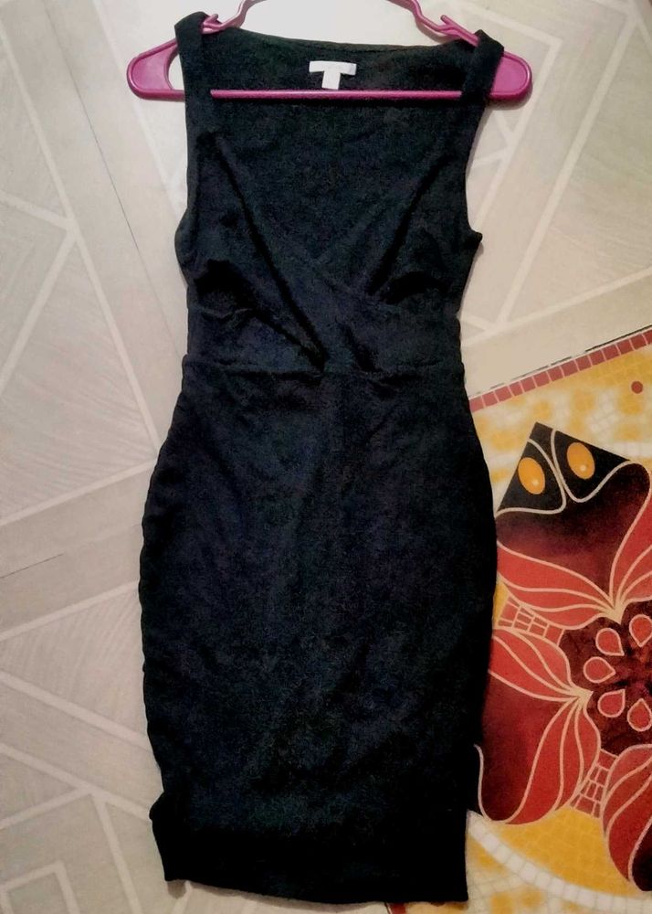 Elegant Black Sheath Dress