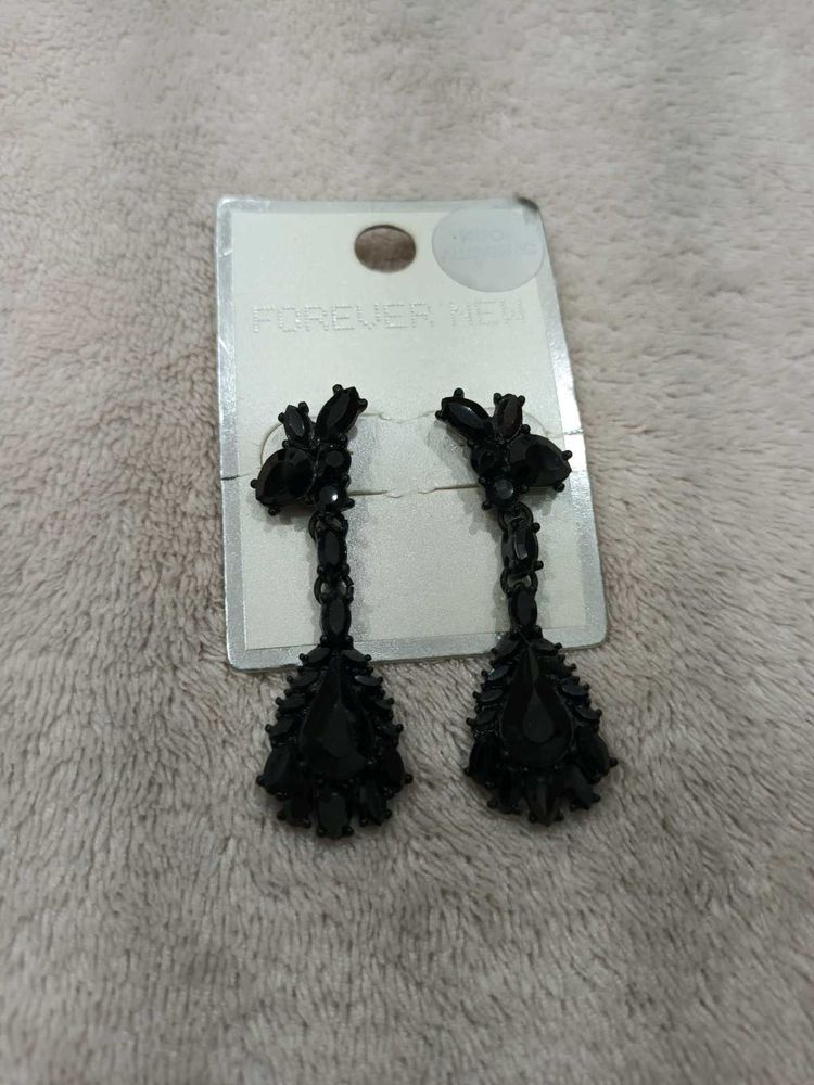 Elegant Black Drop Earrings