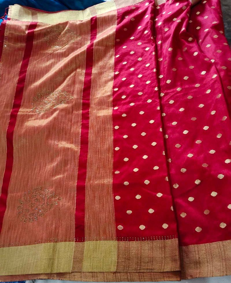 Elegant Red Saree with Gold Motifs