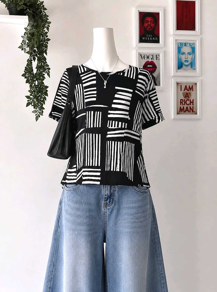 Monochrome Geometric Print Top