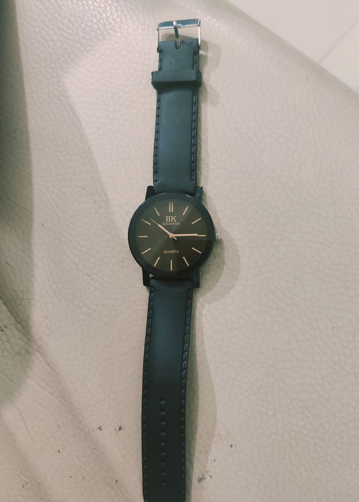 Women's  Analog Watch. Like New. Good Condition.